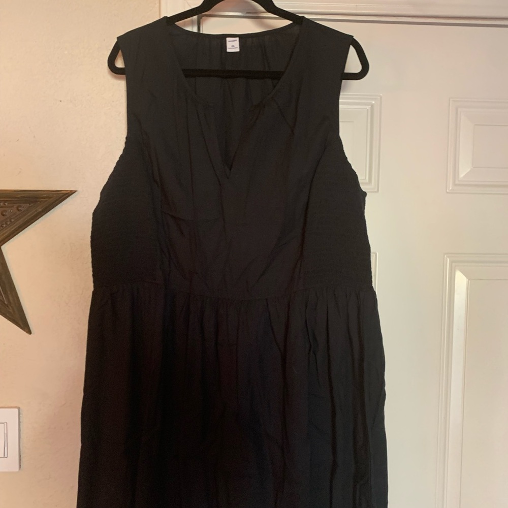 Cute dress hits at knee xxl